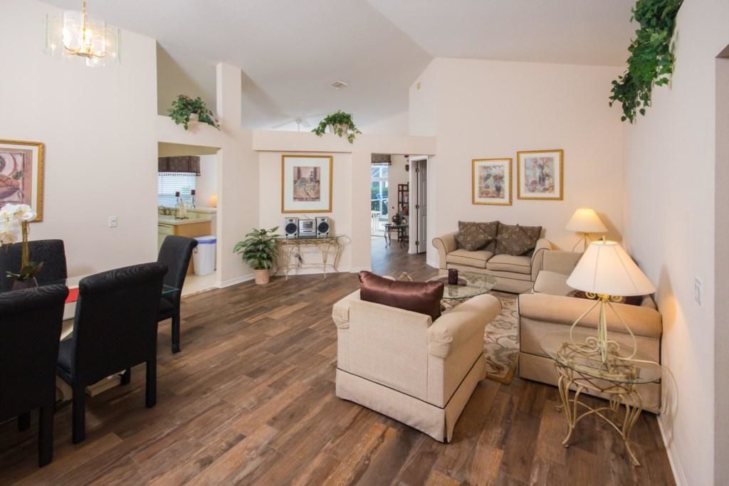 Hus - 3 sovrum | Vardagsrum | Platt-tv