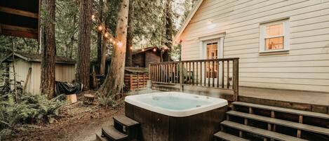 Cabin, 3 Bedrooms | Outdoor spa tub