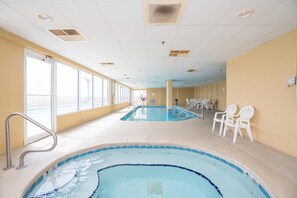 Condo, 1 cama King size y sofá cama (Royal Palms Unit 205) | Alberca | Alberca al aire libre