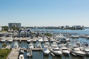 Condo, várias camas (The Moorings Unit 516) | Marina