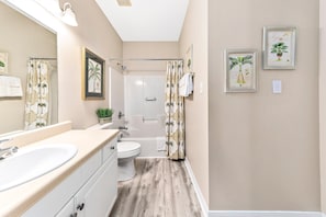 Condo, 2 Queen Beds (The Rookery Unit 3501) | Bathroom | Towels