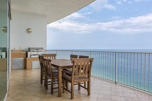 Lägenhet - flera sängar (Turquoise Place Unit 2205D) | Restaurang utomhus