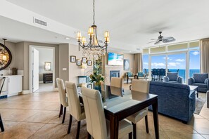 Condo, Multiple Beds (Turquoise Place Unit 404C) | Dining
