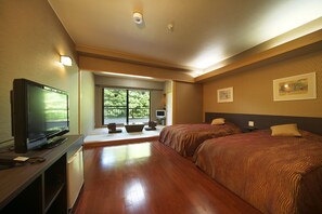 In-room safe, desk, laptop workspace, blackout curtains