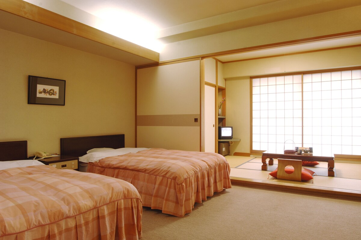In-room safe, desk, laptop workspace, blackout drapes