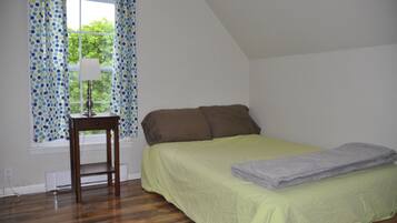 1 bedroom, iron/ironing board, free WiFi