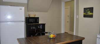 孟克顿套房酒店 - 枫木街 81 号