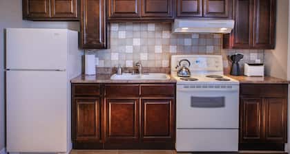 Moncton Suites - 267 Universite Ave
