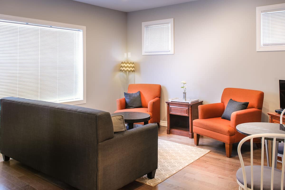 Superior Apartment, 2 Queen Beds, Kitchen | Living room