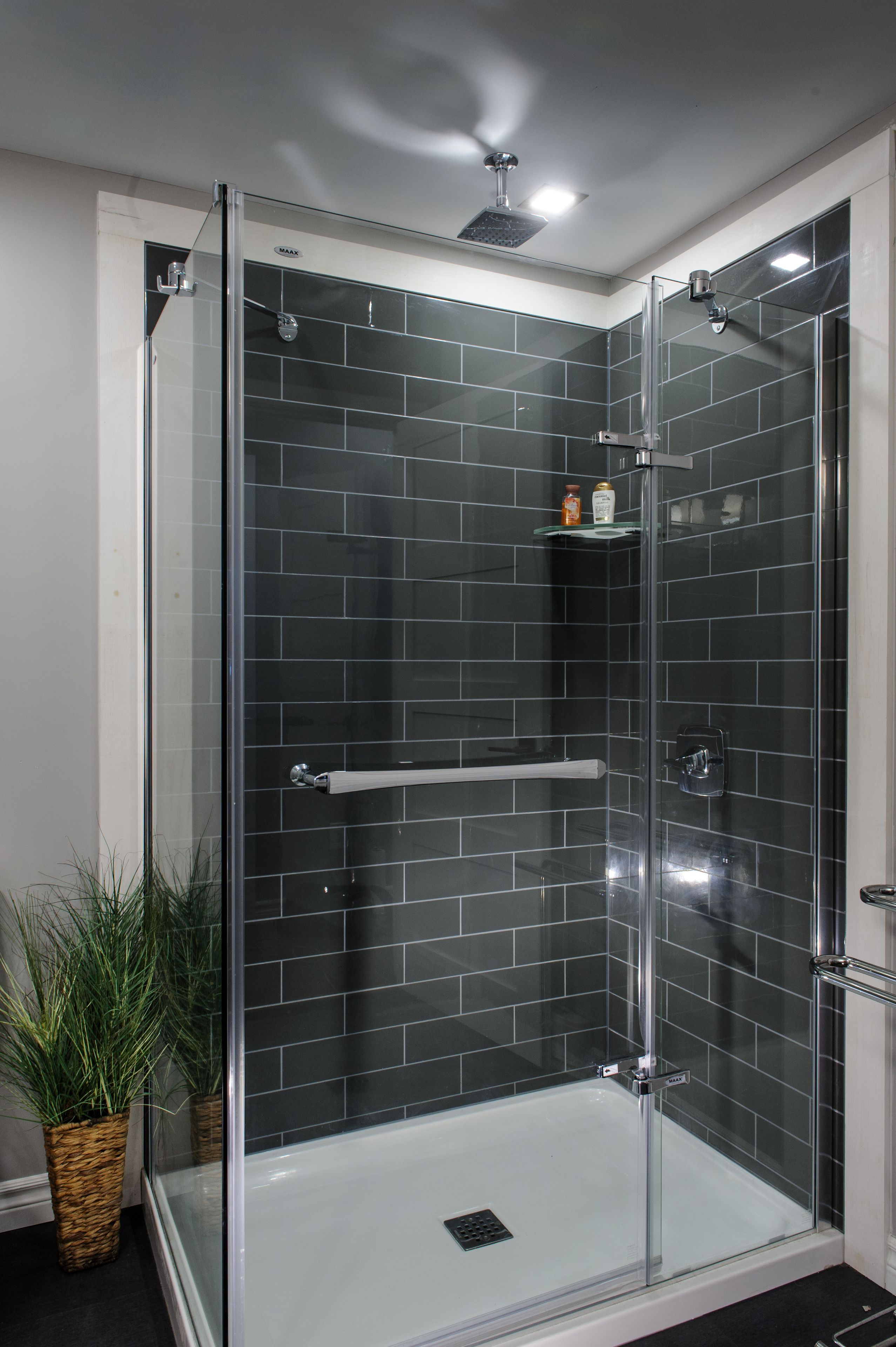 Superior Apartment, 2 Queen Beds, Kitchen | Bathroom | Free toiletries, hair dryer, towels, shampoo