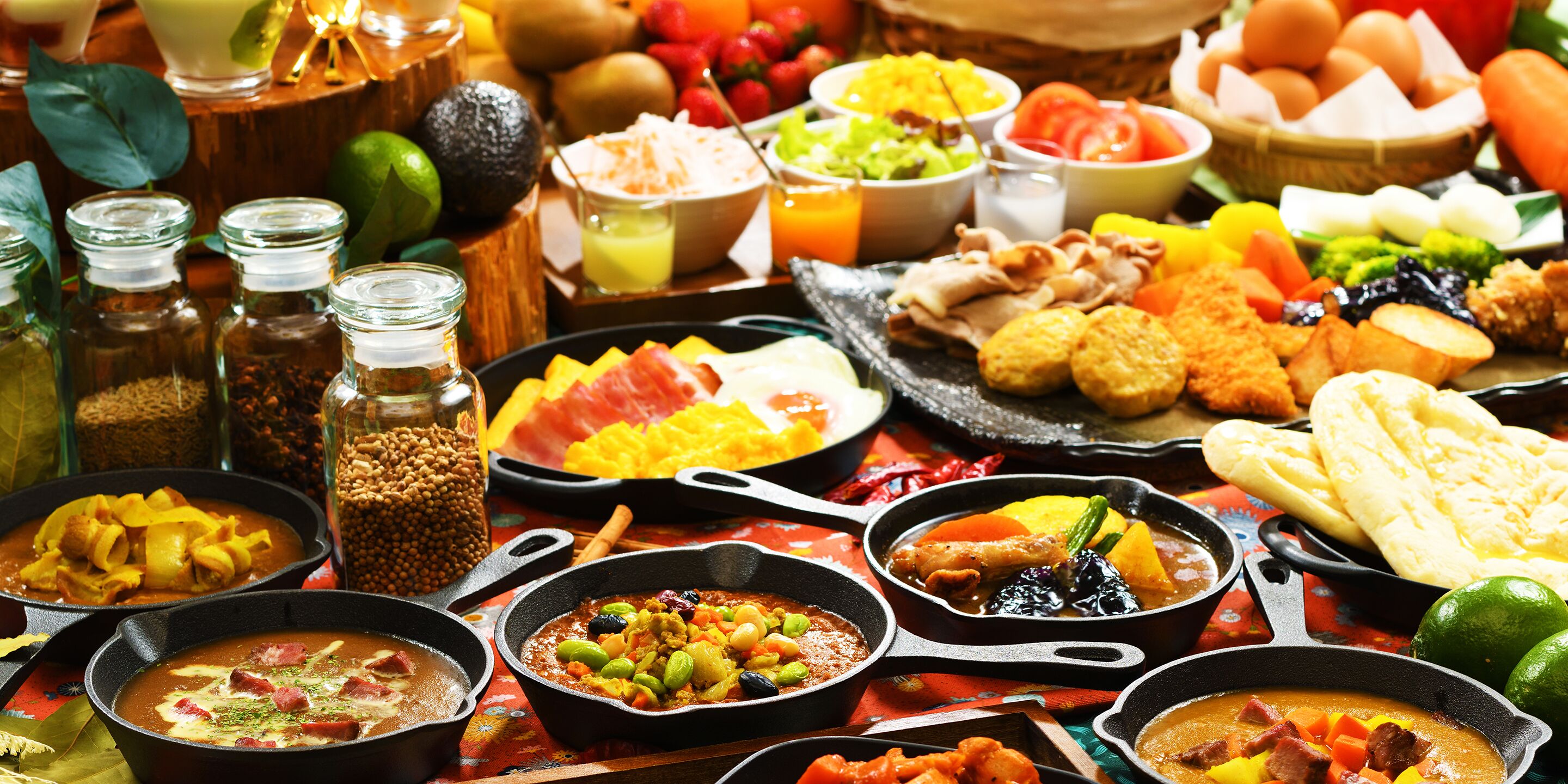 Daily buffet breakfast (JPY 1200 per person)
