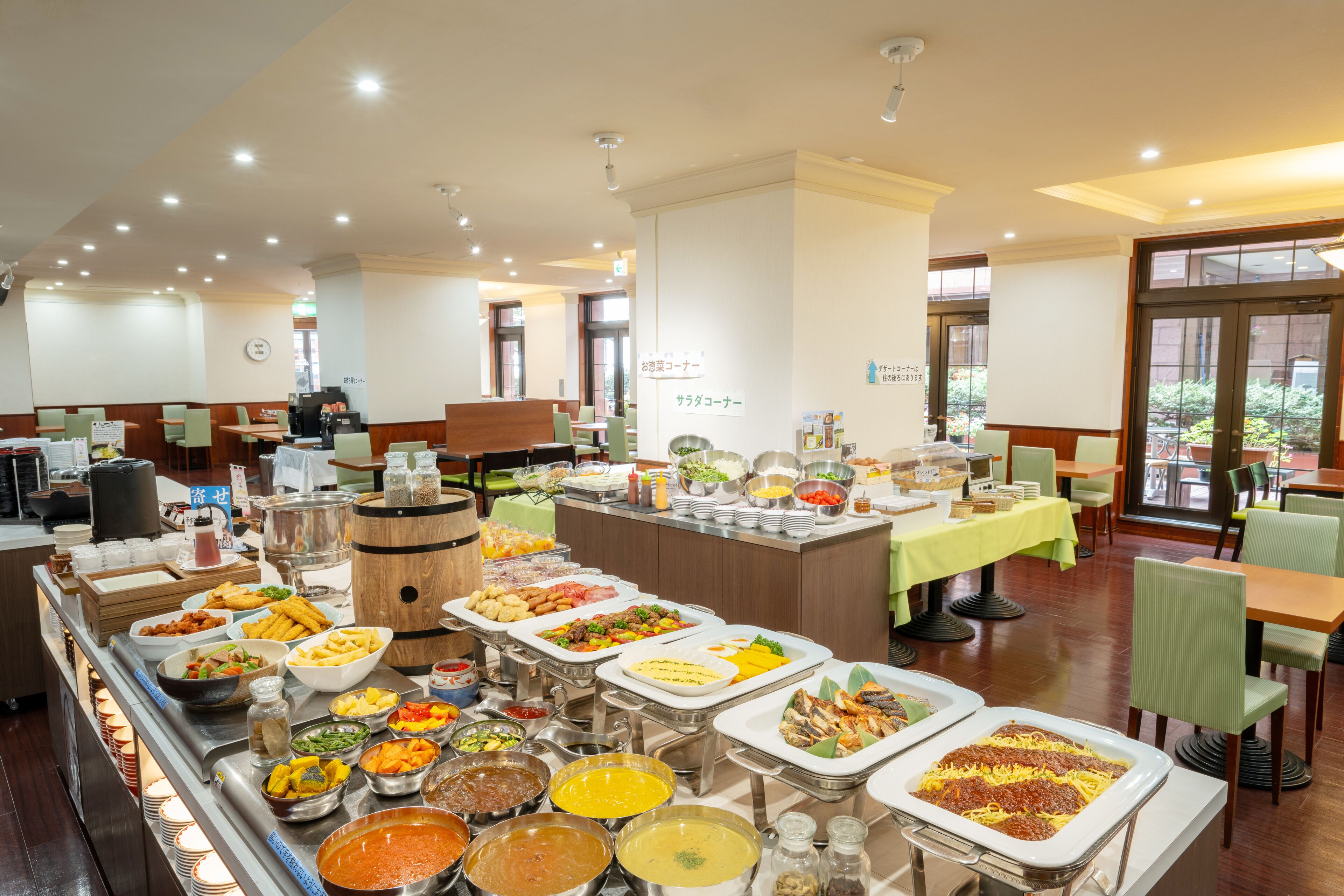 Daily buffet breakfast for a fee