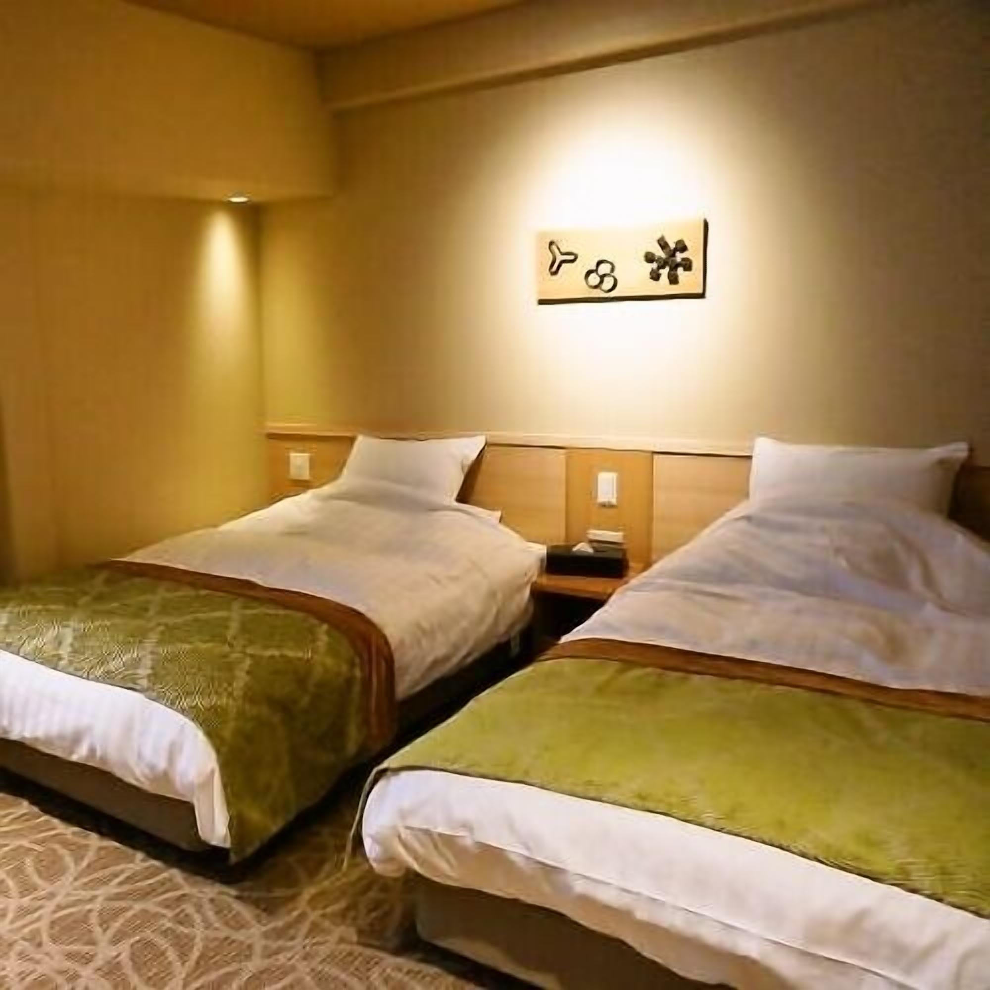 WiFi (free), bed sheets