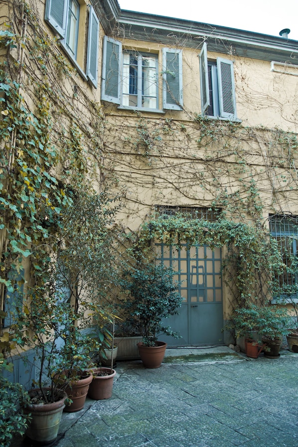 Front of property - Brera Apartments in Porta Romana (Milan)