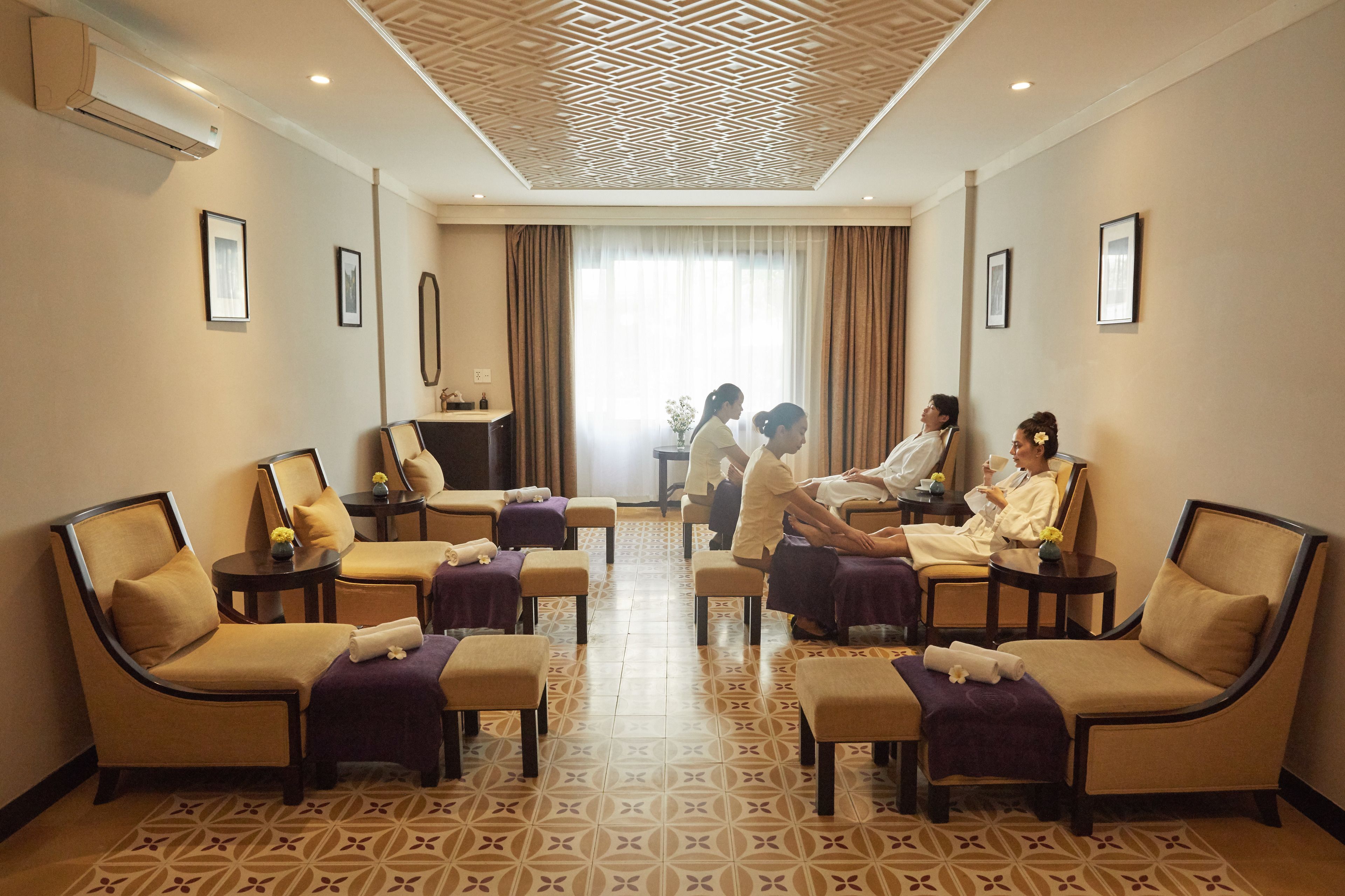 couples treatment room(s), body treatments, hot stone massages