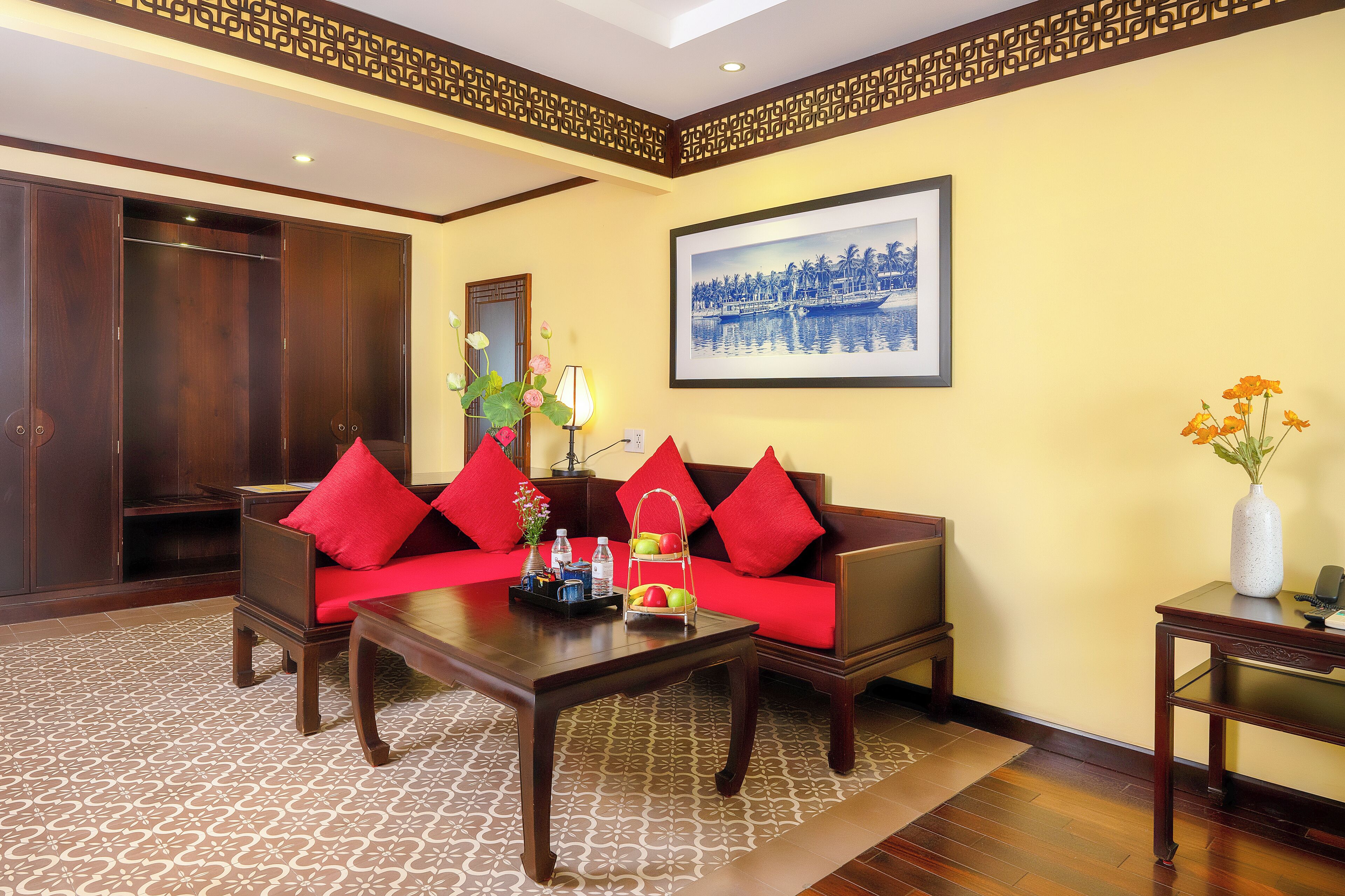 signature suite room with large balcony | 1 bedroom, minibar, in-room safe, desk