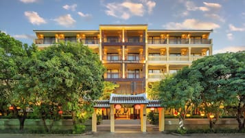 Front of property - evening/night