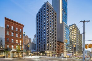 Front of property - Four Points By Sheraton Manhattan Midtown West (New York)