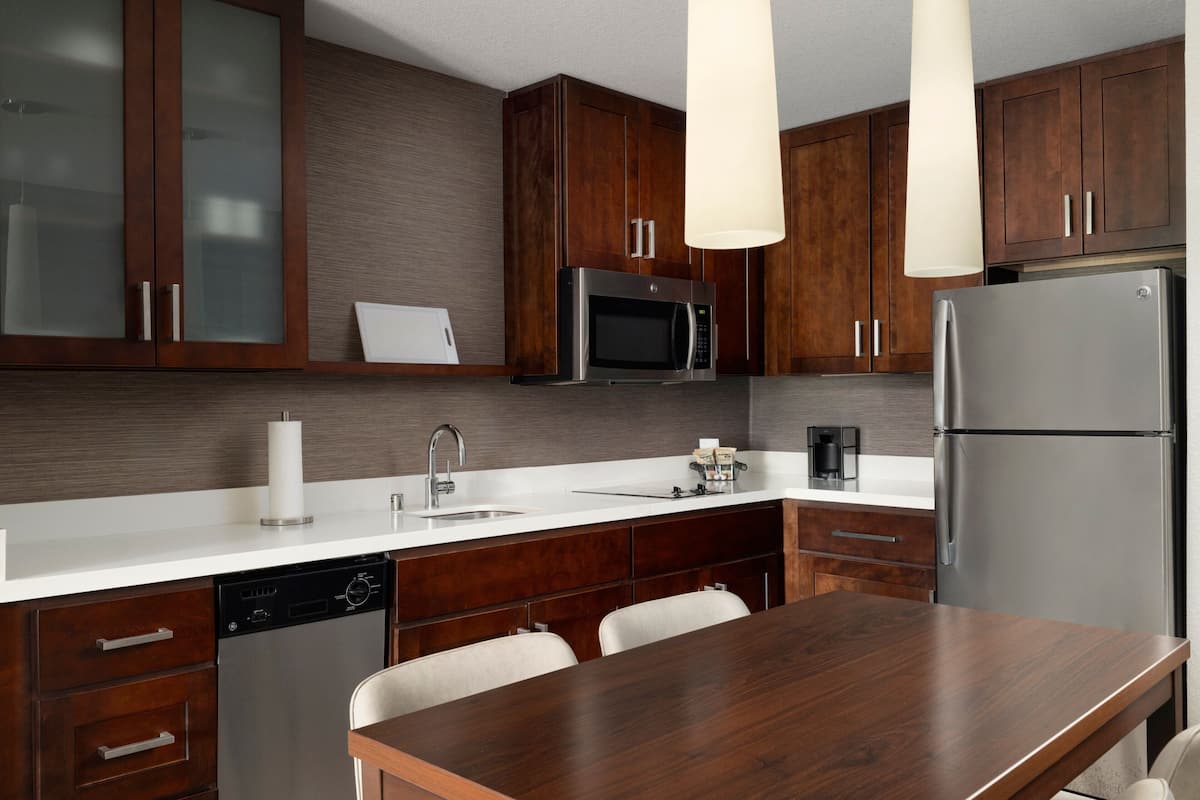 Suite, 1 Bedroom | Private kitchen