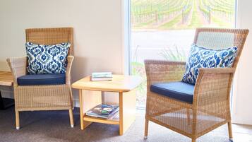 Luxury Twin Room, Pool Access, Courtyard Area | Egyptian cotton sheets, premium bedding, in-room safe