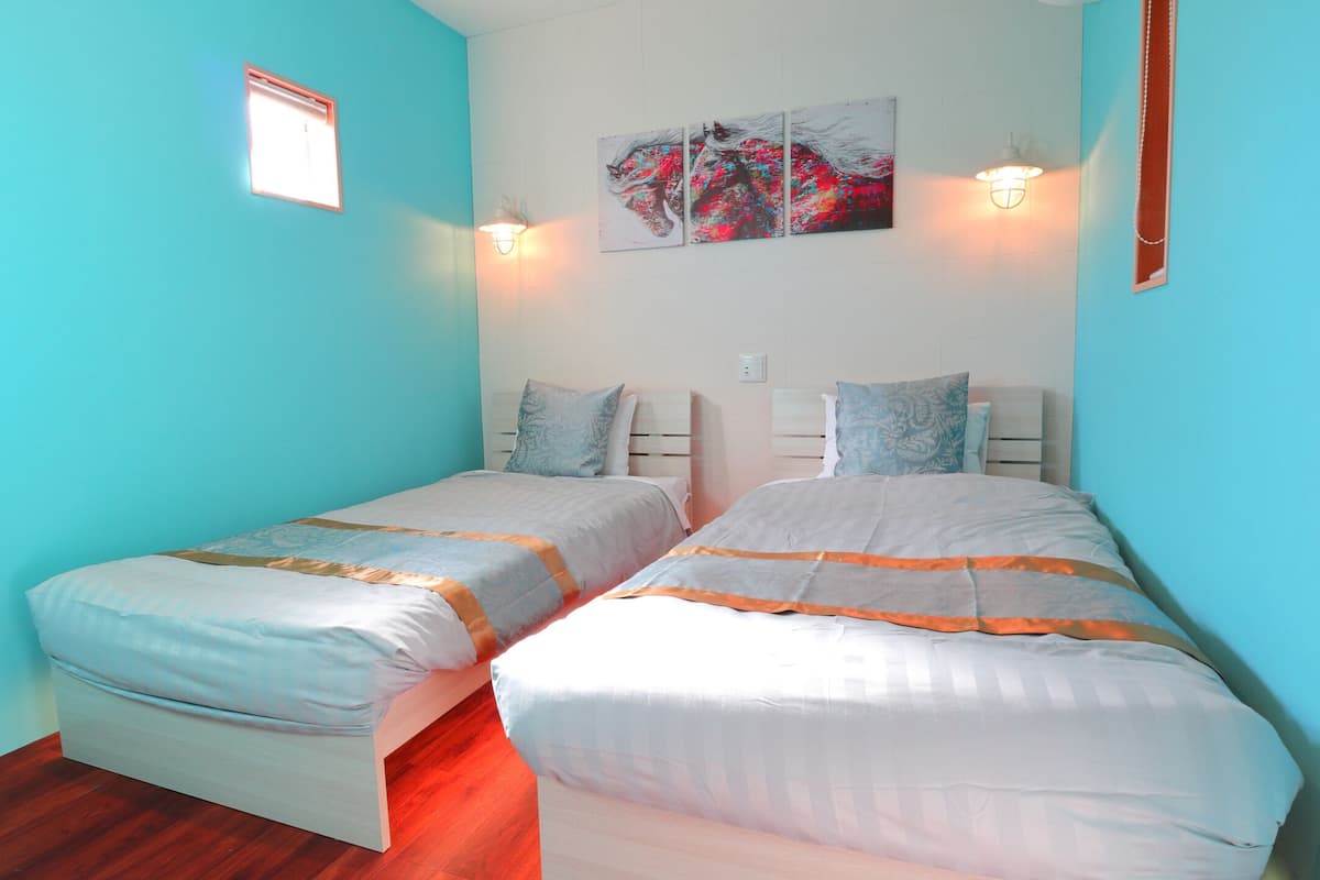Blackout curtains, soundproofing, iron/ironing board, free WiFi