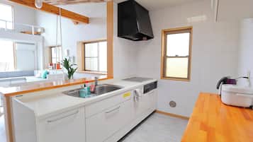 Fridge, microwave