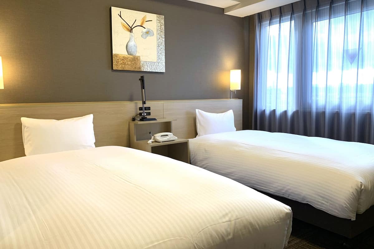 1 bedroom, desk, free wifi, bed sheets