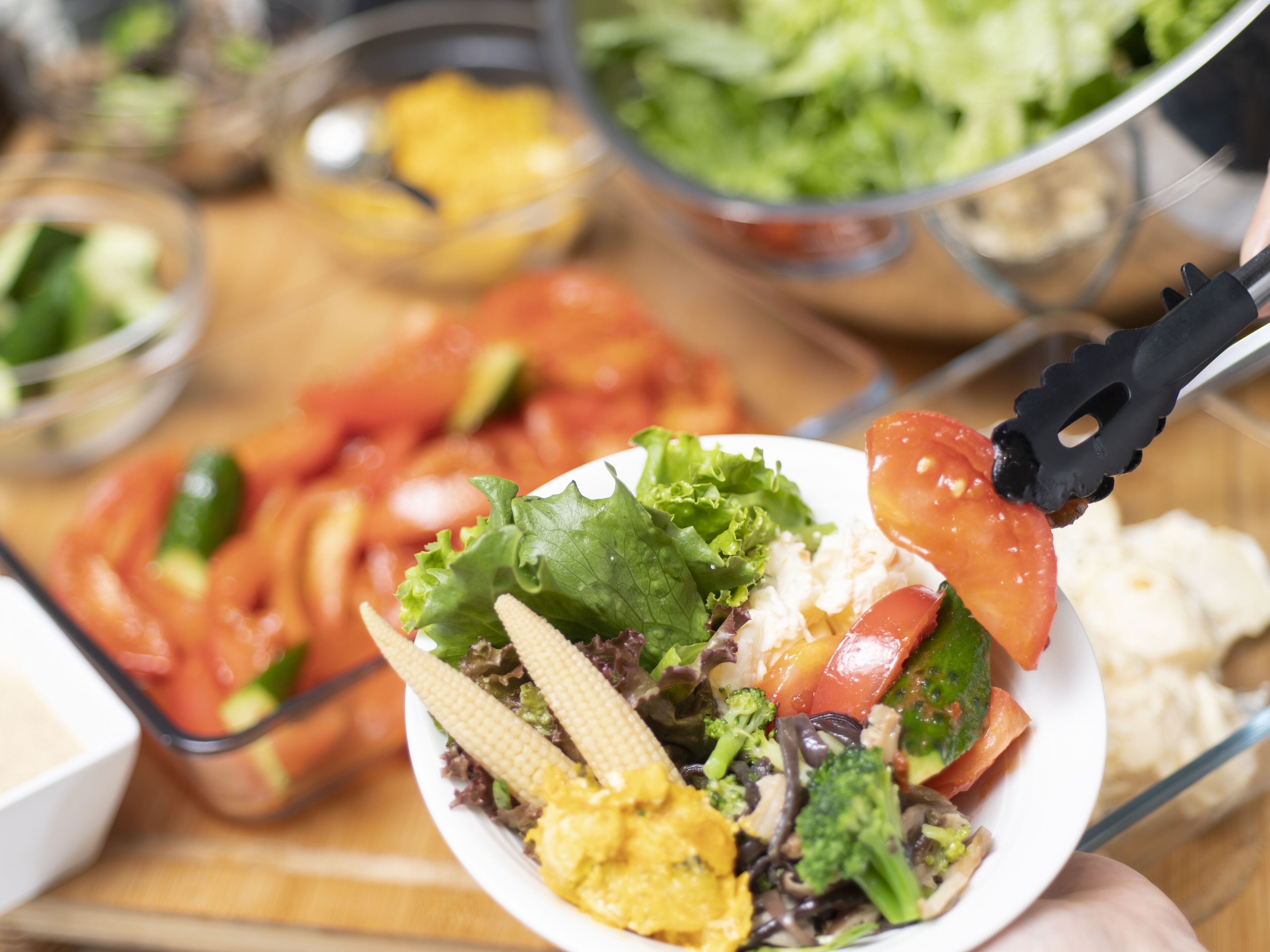 Daily buffet breakfast (JPY 1800 per person)