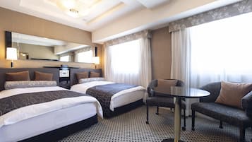 Down duvets, desk, free WiFi, bed sheets