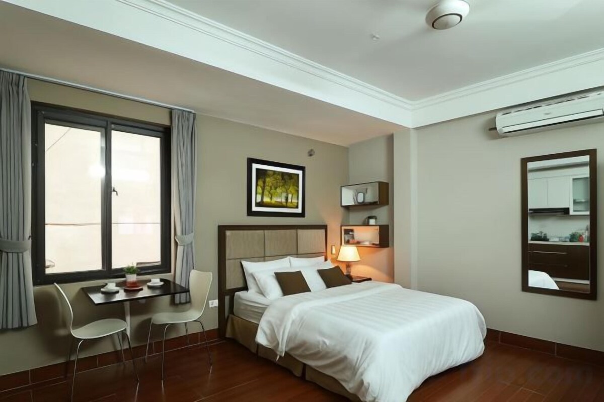 Ropa de cama de alta calidad, escritorio y cortinas blackout 