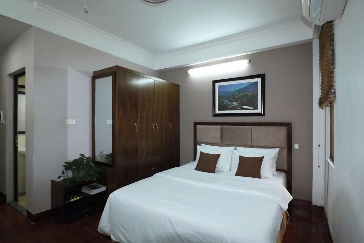 Ropa de cama de alta calidad, escritorio y cortinas blackout 