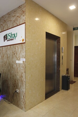 Hallway - iStay Hotel Apartment 2 (Hanoi)
