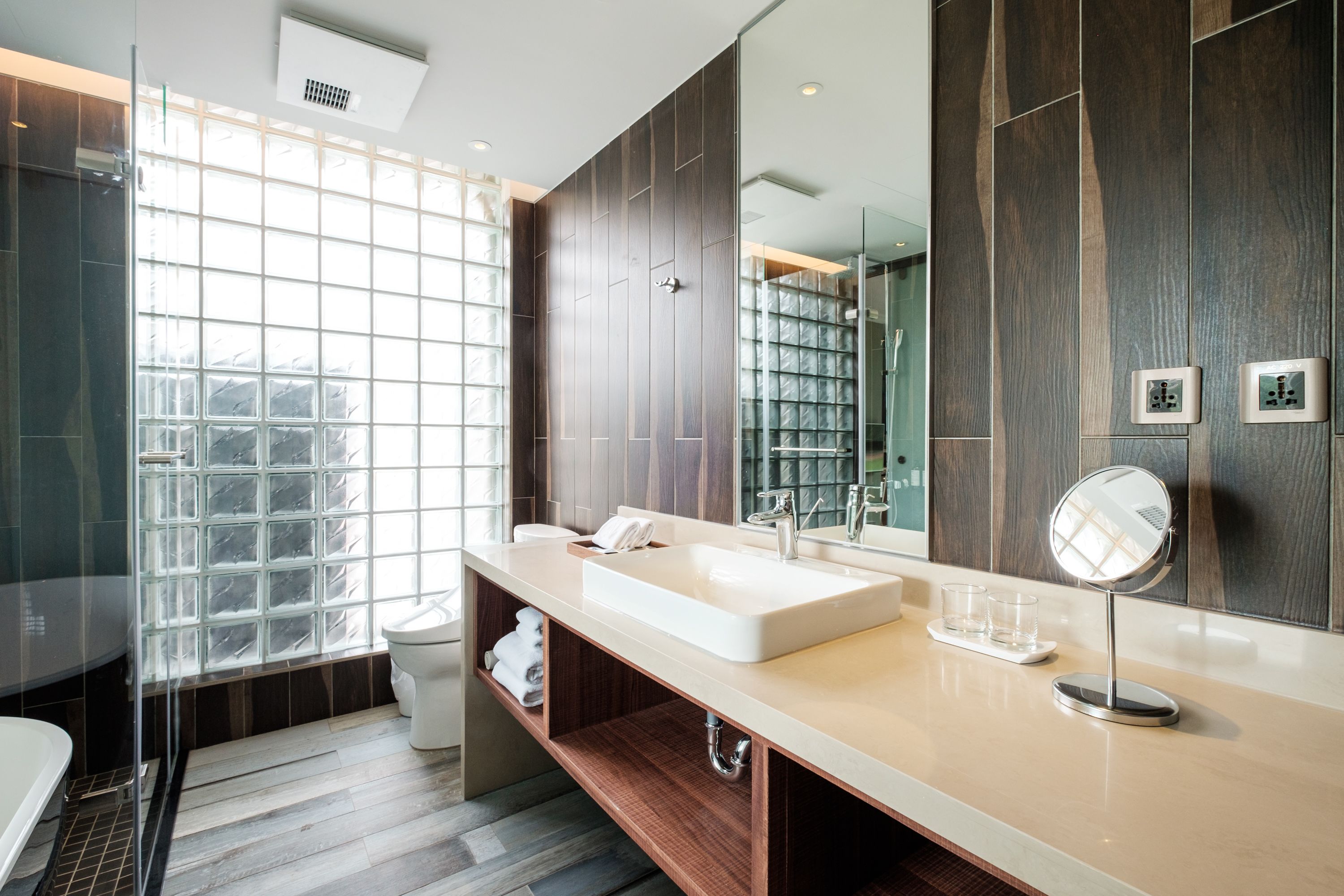 chez nous grade with washlet | 1 bedroom, minibar, in-room safe, desk