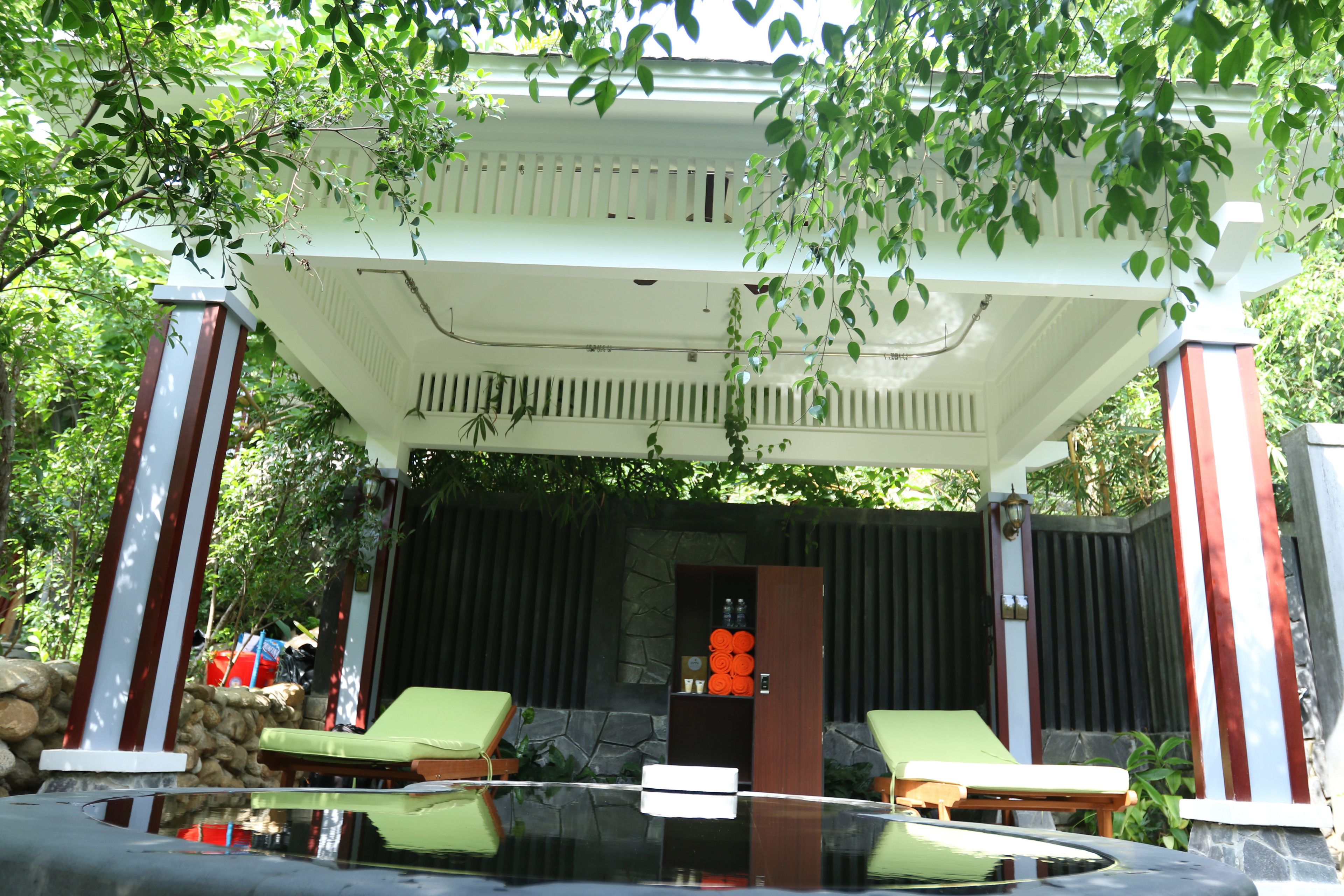 premium bedding, in-room safe, desk, iron/ironing board