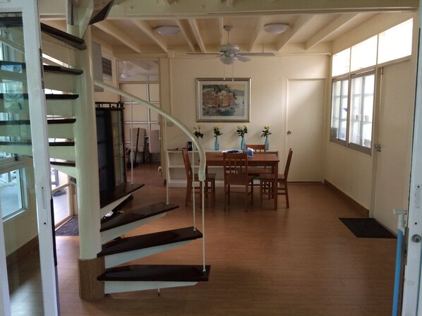 Villa | In-room dining - Ratchayothin Cottage (Bangkok)