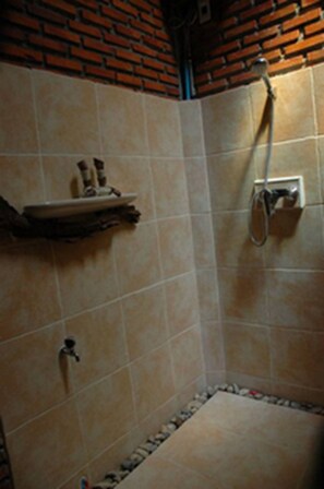 豪華雙人房 | 浴室淋浴間
