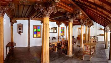 Petit déjeuner buffet compris tous les jours