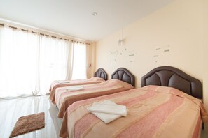 Standard Triple Room | Rollaway beds, free WiFi - Phet Ngam Hotel (Mae Sai)