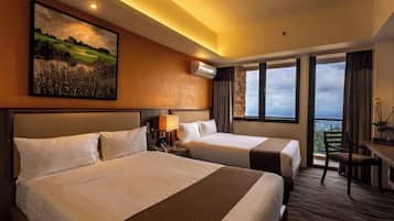 Deluxe Double Bed with Lake View | 客房内保险箱、办公桌、熨斗/熨板、免费 WiFi