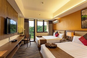 Superior Double Bed with Mountain View | In-room safe, desk, iron/ironing board, free WiFi - Splendido Hotel (Laurel)