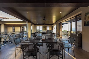 2 restaurants; breakfast, lunch, and dinner served