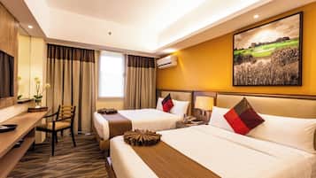 Superior Double Bed with Mountain View | In-room safe, desk, iron/ironing board, free WiFi