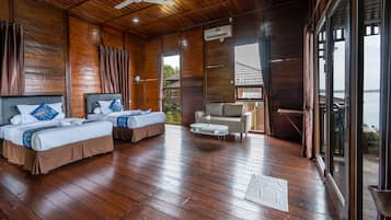 Hill Top Suite | 2 室のベッドルーム、デスク、WiFi (無料)、ベッドシーツ