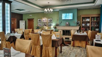 Breakfast, lunch, dinner served; Eastern European cuisine