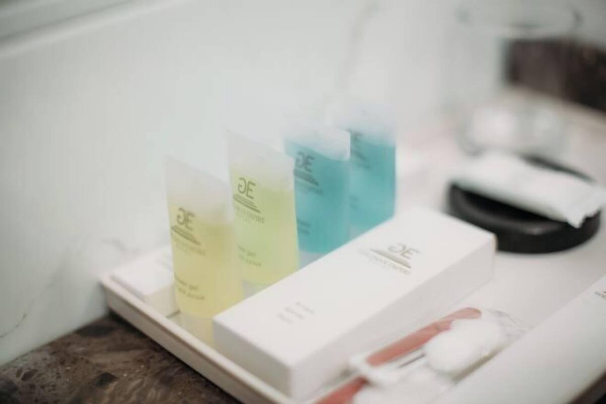 Bathroom amenities | Shower, free toiletries, bathrobes, slippers