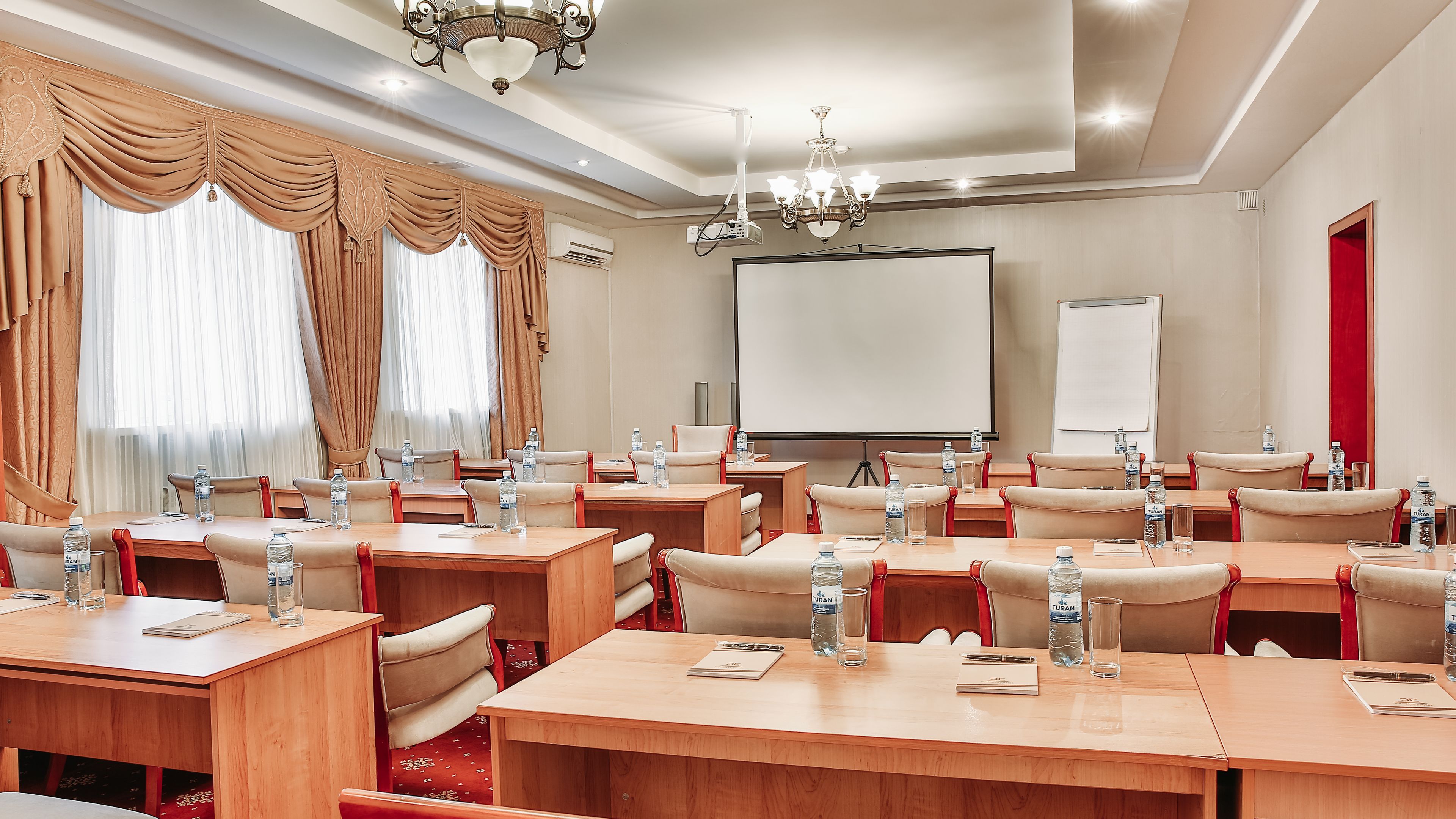 Foto - Goldman Empire