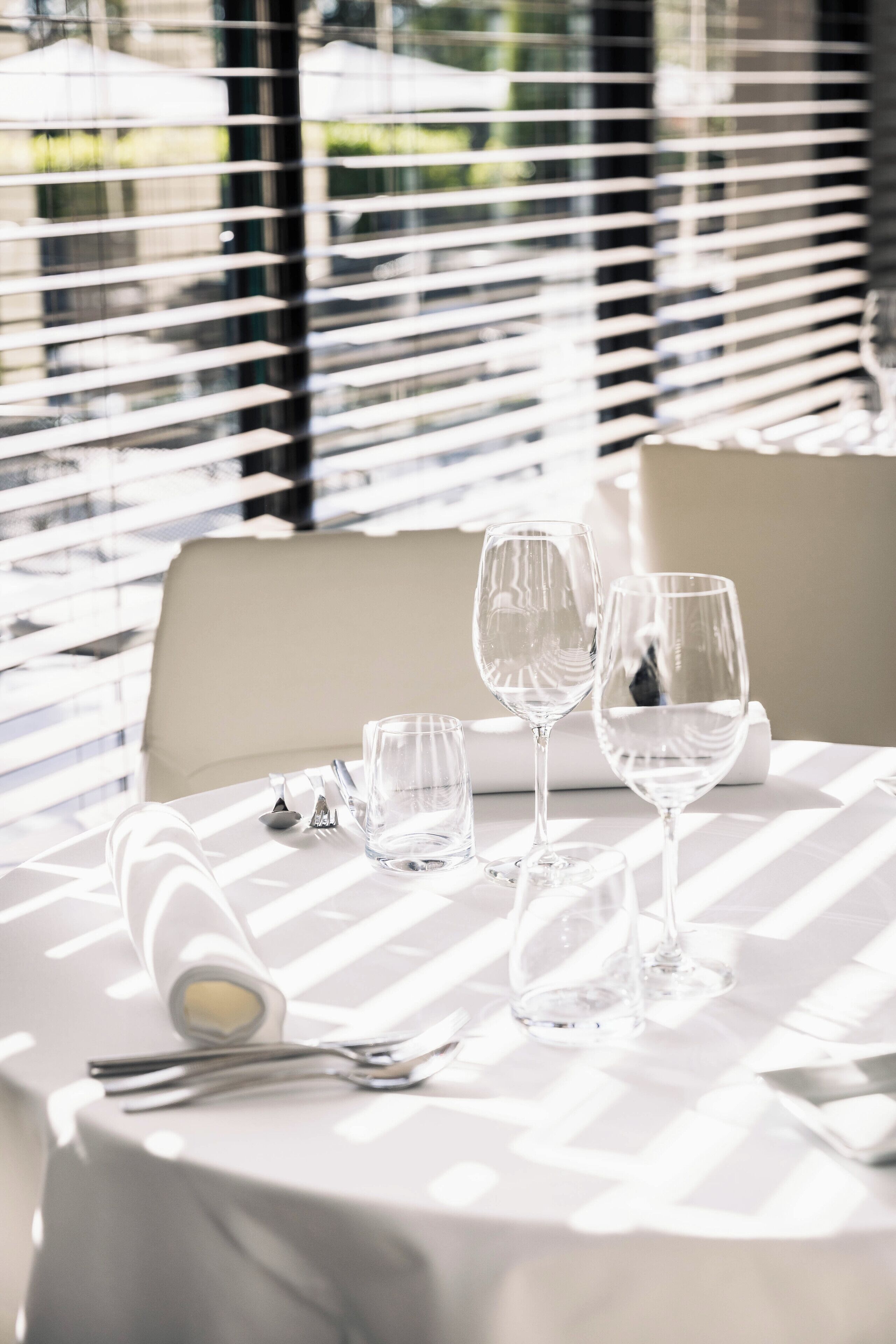 lunch, dinner served; french cuisine, garden views