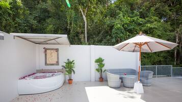 3 Bedrooms Villa with Private Jacuzzi | Terrasse/Patio