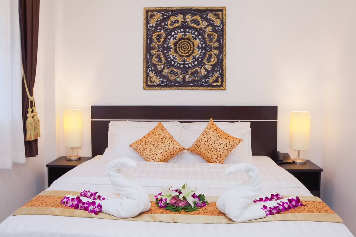 Deluxe Villa, 2 Bedrooms, 2 Bathrooms | 2 bedrooms, premium bedding, Tempur-Pedic beds, in-room safe