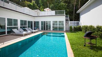 3 Bedrooms Villa with Private Jacuzzi | 2 soverom, sengetøy av topp kvalitet og Tempur-Pedic-senger